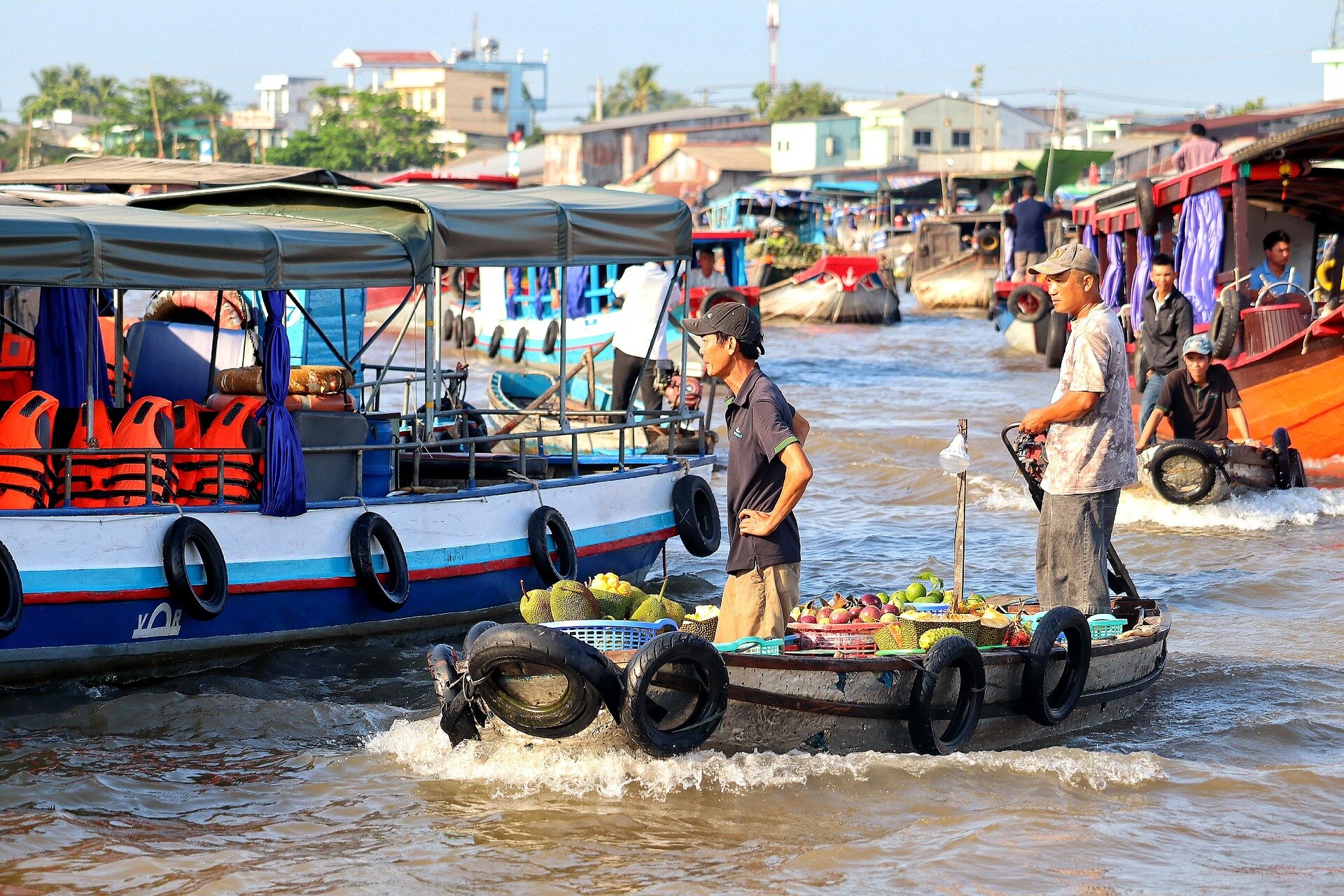 Photograph the vibrant allure of Ca Mau’s waterways